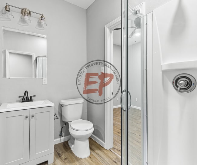 Building Photo - 221 N Bermuda St