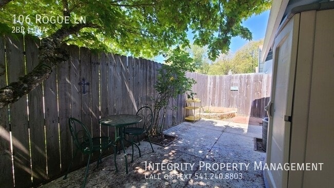 Building Photo - 106 Rogue Ln
