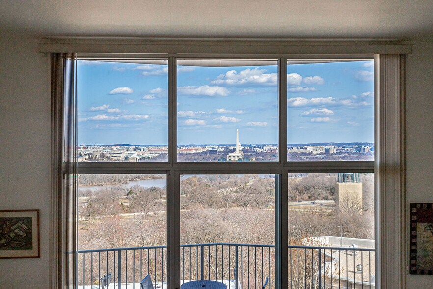 Building Photo - 1200 N Nash St