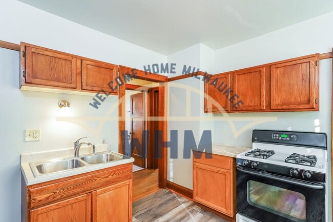 Building Photo - 3021 N 61st St