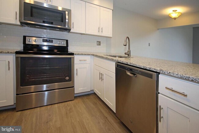 Building Photo - 3801 Ski Lodge Dr