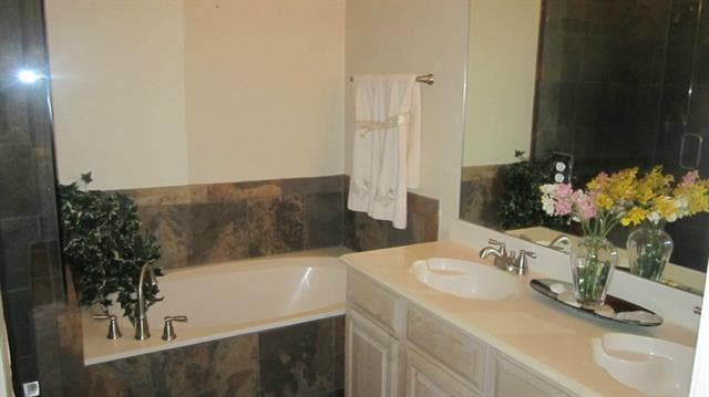 Building Photo - 4816 Parnell Ln