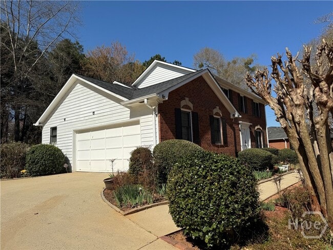 Primary Photo - 140 Yorkshire Rd