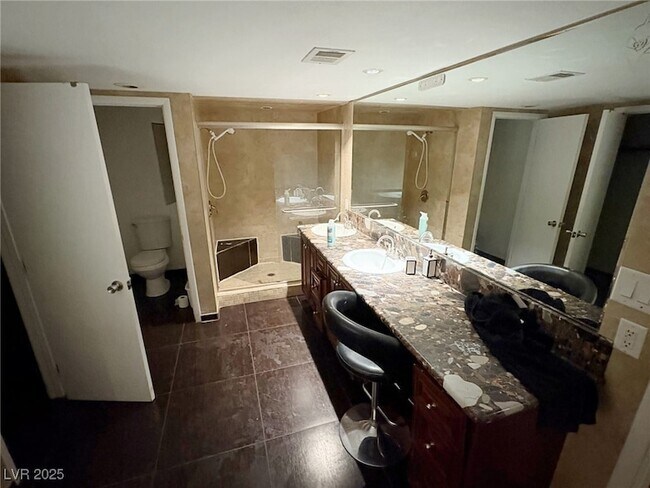 Building Photo - 3167 El Cedro Cir