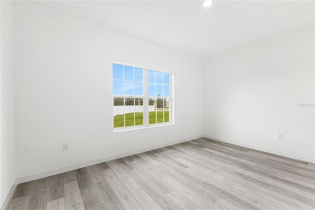 Building Photo - 602 Desmoines Ct