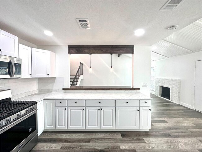 Building Photo - 1733 Harliquin Run