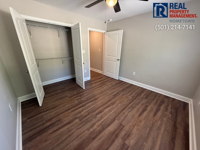 Building Photo - 875 Jane Dr