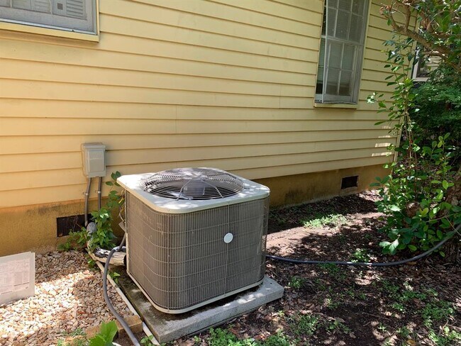 Building Photo - 1505 Ruth Ave