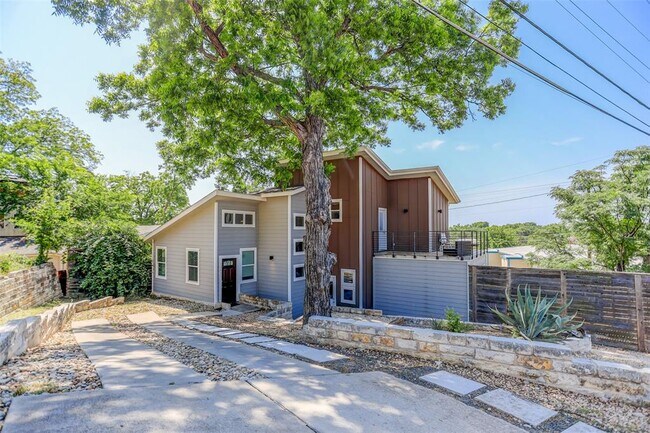 Building Photo - 1161 Ridgeway Dr