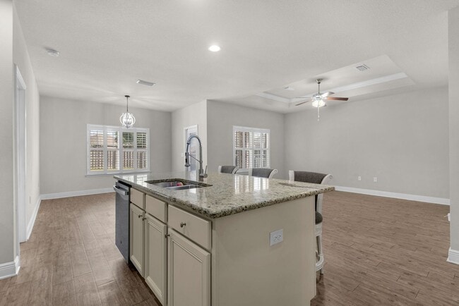 Building Photo - Beautiful home in Ashley Plantation!