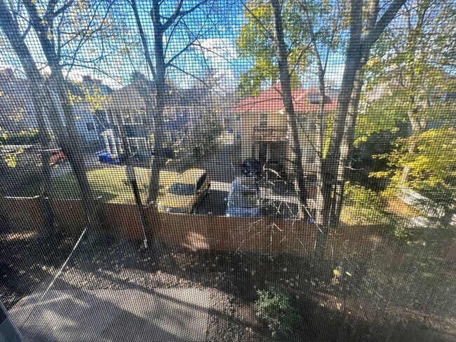 Building Photo - 138 Fuller St