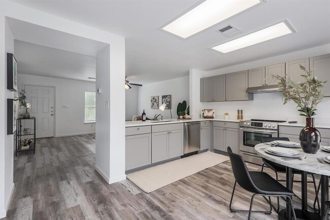 Building Photo - 10732 Marshitahs Way