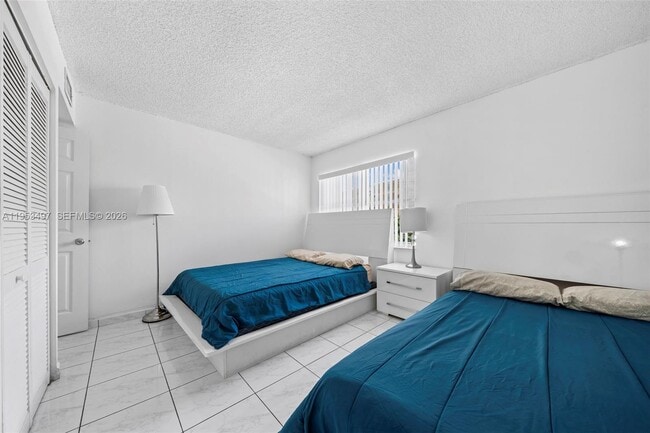 Building Photo - 401 Golden Isles Dr