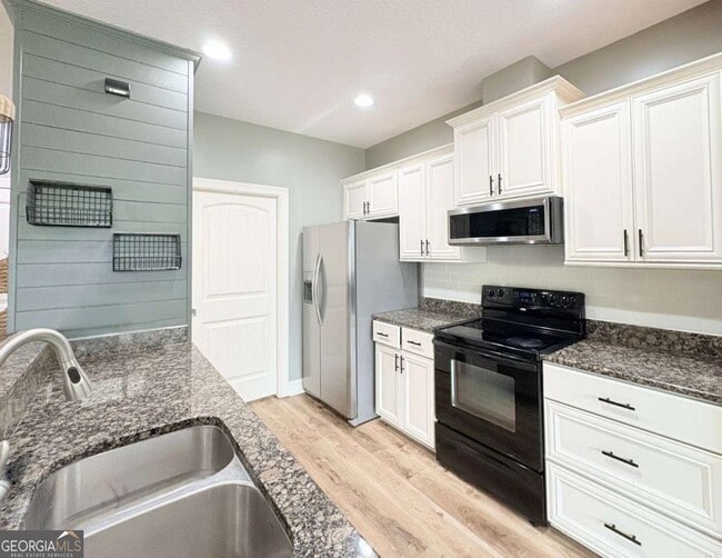 Building Photo - 130 Boatsman Way