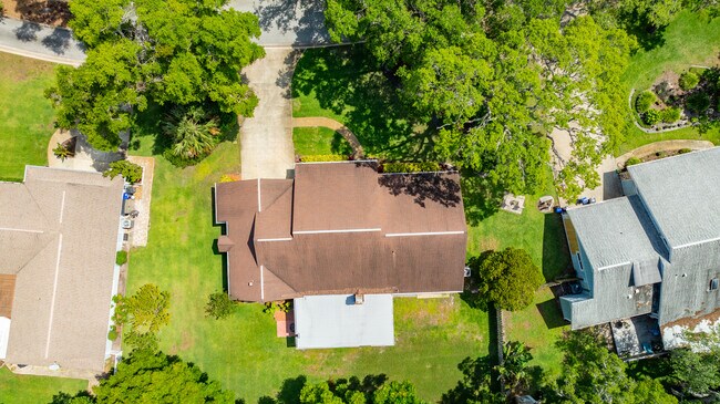 Building Photo - 20 Crooked Tree Trail