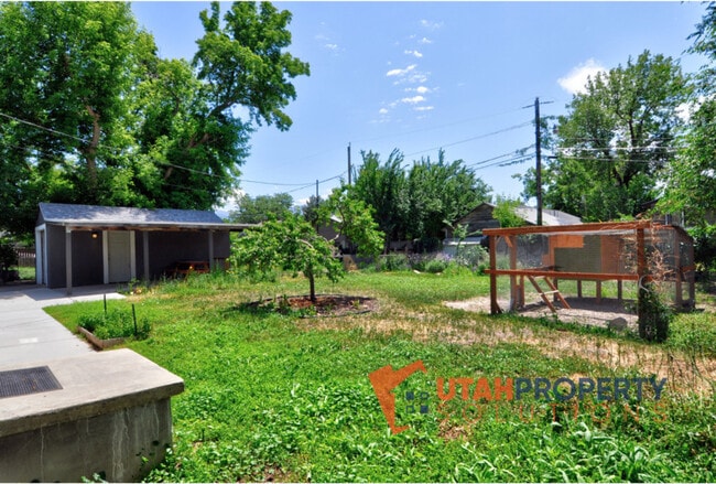 Building Photo - 330 E Sherman Ave