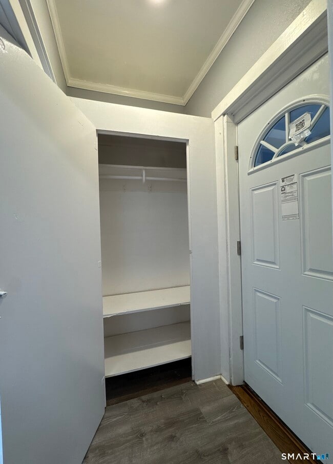 Building Photo - 44 Sinawoy Rd