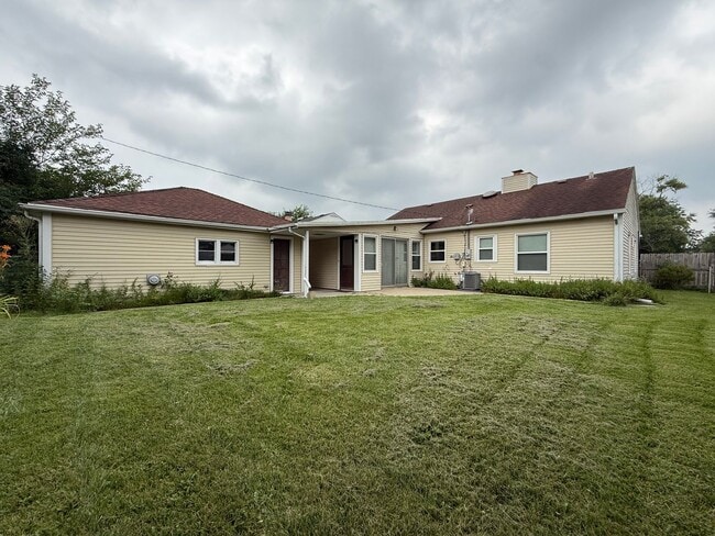 Building Photo - 542 Cherry Ln