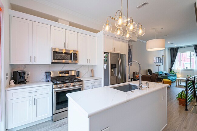 Building Photo - Four Bed Point Breeze Home