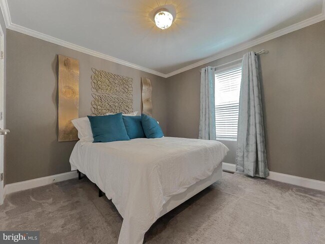 Building Photo - 23810 Myrtle Glen Way