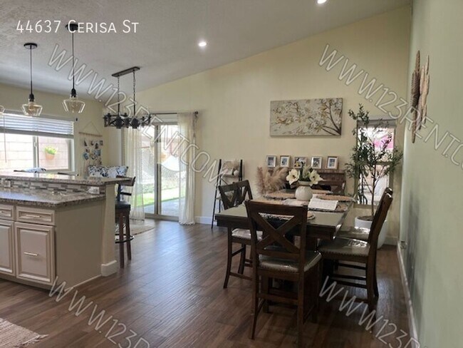 Building Photo - 44637 Cerisa St