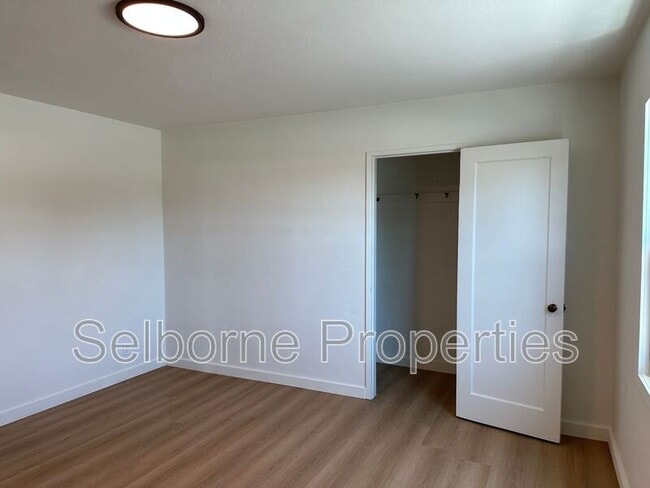 Building Photo - 369 Colusa Ave