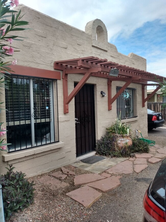 Building Photo - 4365 N La Osa Way