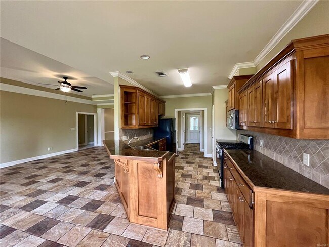 Building Photo - 8824 Alderwood Way