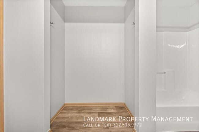 Building Photo - 437 Maggie Ln