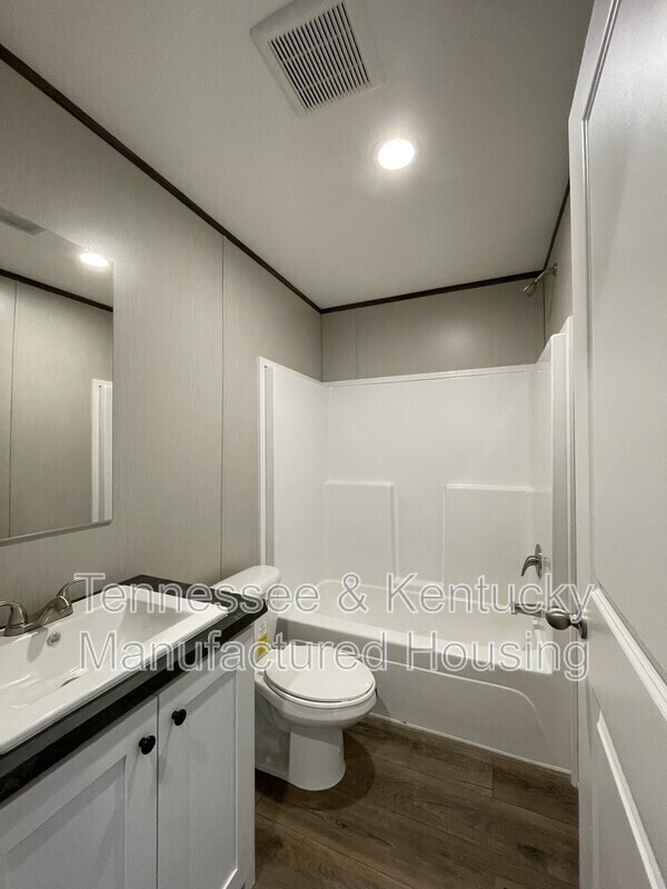 Building Photo - 218 Eller Dr
