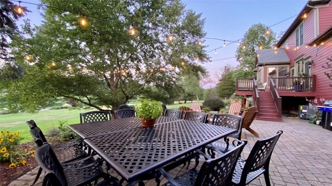 Building Photo - 7 Silo Ln