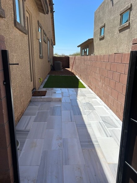 Building Photo - 8060 S Desert Indigo Dr