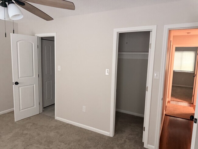 Building Photo - 527 Tibet Ave