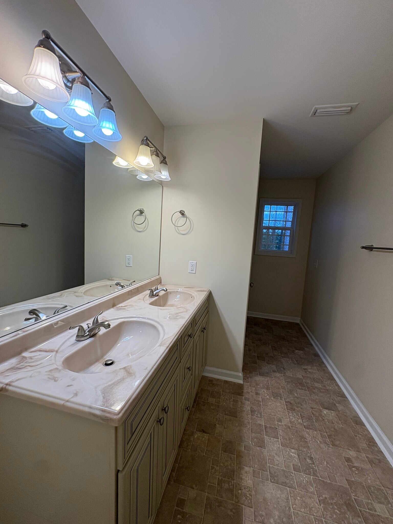 Primary Room Bath - 472 Jester Street