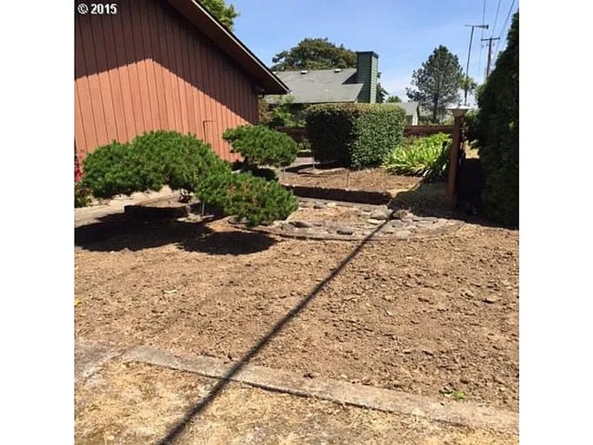 Building Photo - Great Vintage Home!