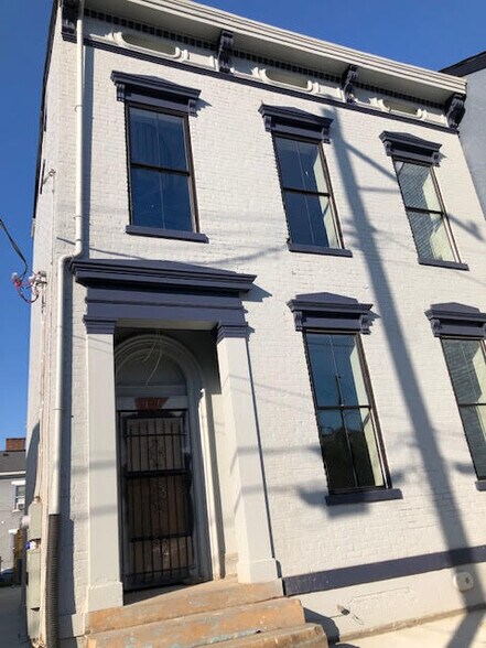 Primary Photo - 906 Saratoga St