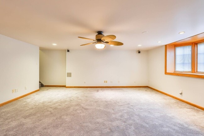 Building Photo - 9898 Wistaria St