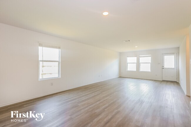 Building Photo - 6531 Scarecrow Wy