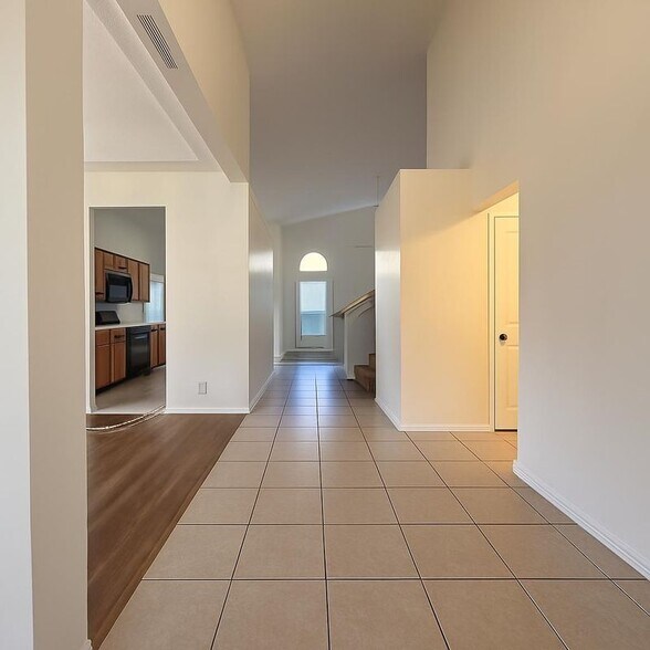Building Photo - 1397 Holly Glen Run