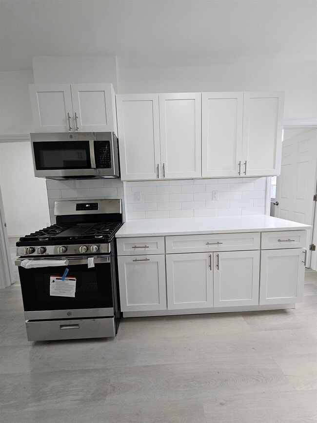 Building Photo - 190 Central Ave