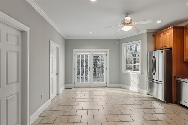 Building Photo - 1327 Liberty St