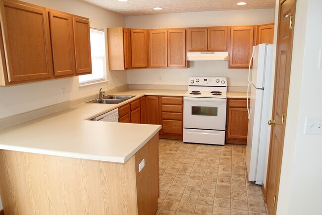 Building Photo - Pebblebrook Apartments 109