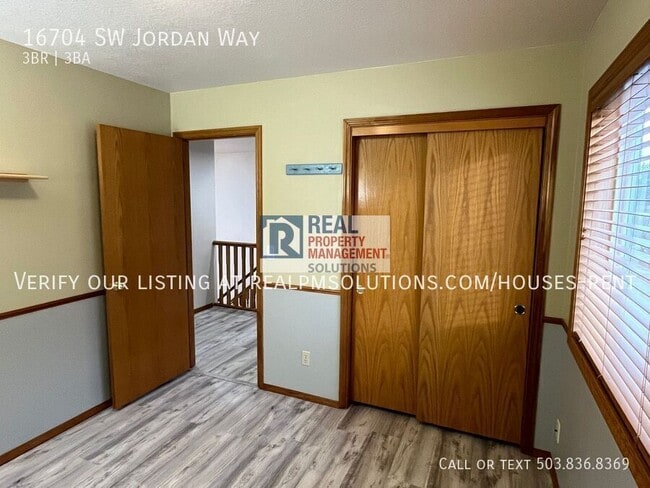 Building Photo - 16704 SW Jordan Way