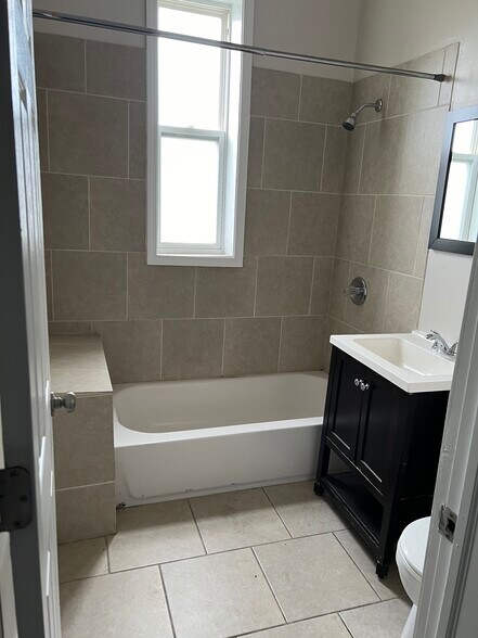 Bathroom - 5823 S Wabash Ave