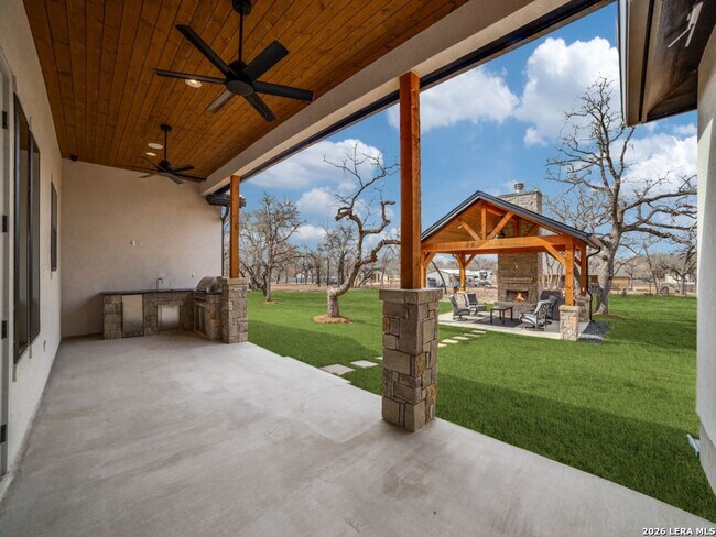 Building Photo - Great Custom Built Home at Atkins, TX