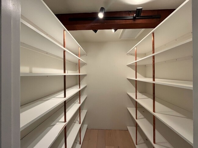 Building Photo - Most Charming Home in La Costa