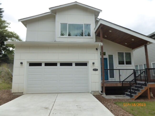Primary Photo - Newly Built 6 Bed 5.5 Bath Home in Kirkland
