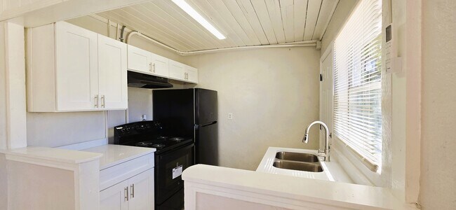 Building Photo - 134 E St