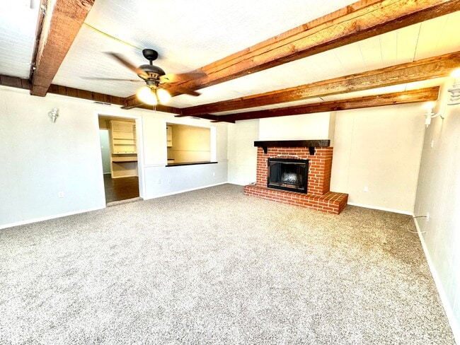Building Photo - Beautiful Home right next to Hobby Lobby and Remington Park! Self Showing