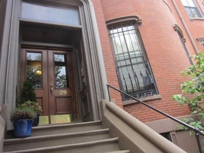 Primary Photo - 29 Worcester Square